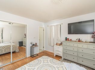 38 Fremont Ter, Oak Ridge, NJ 07438