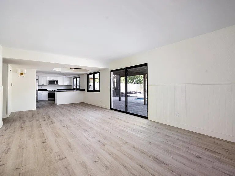 1441 N El Camino Dr — Photo 10