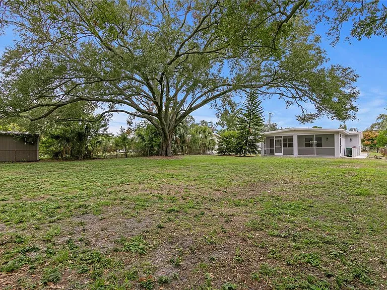 2910 W Price Ave — Photo 26