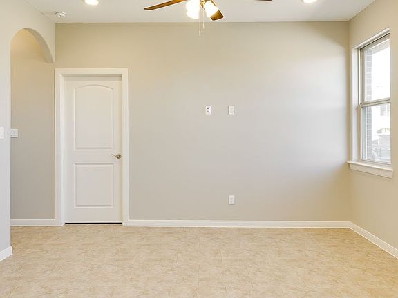 2nd image of 511 S Mina De Oro St