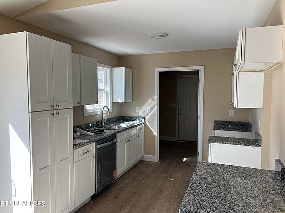 5th image of 947 Veho Cir