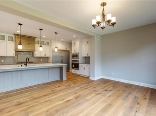 4044 Merriam Rd, Minnetonka, MN 55305