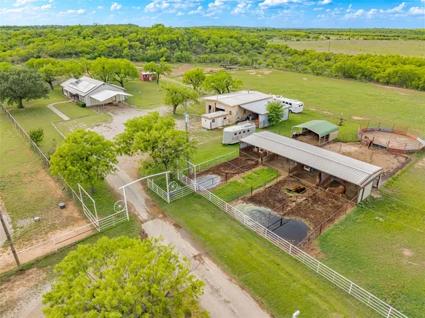 1400 W 6th St #2, Breckenridge, TX 76424
