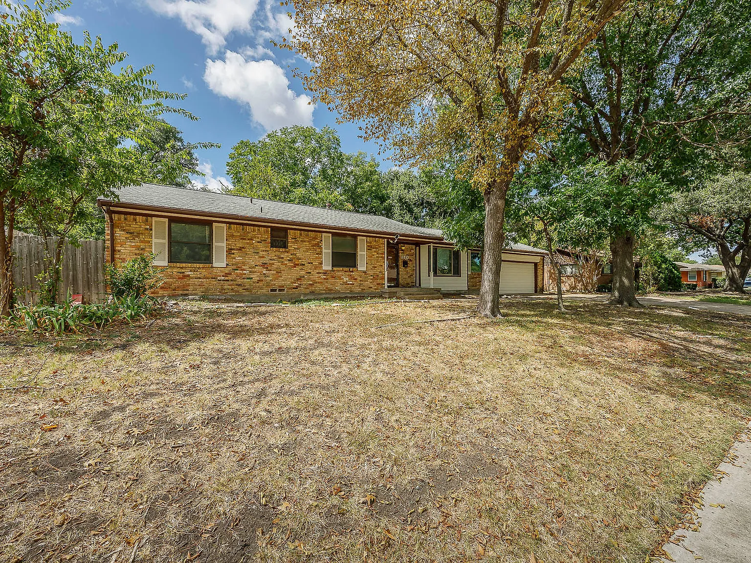 3 bed, 2043 sqft, $2,650 — Photo 2