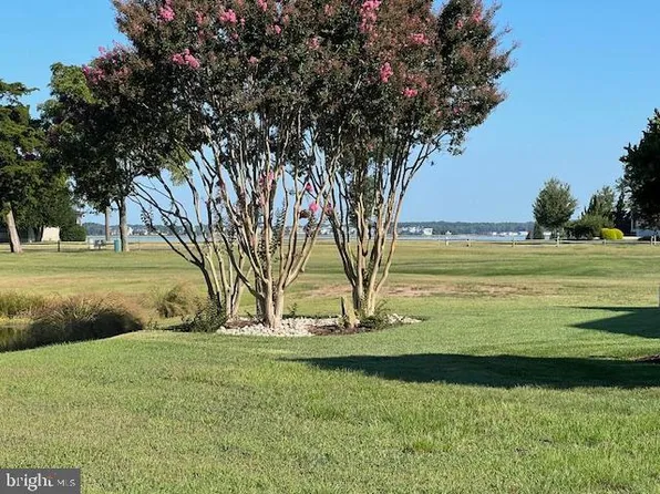 16 Thornberry Dr, Ocean View, DE 19970