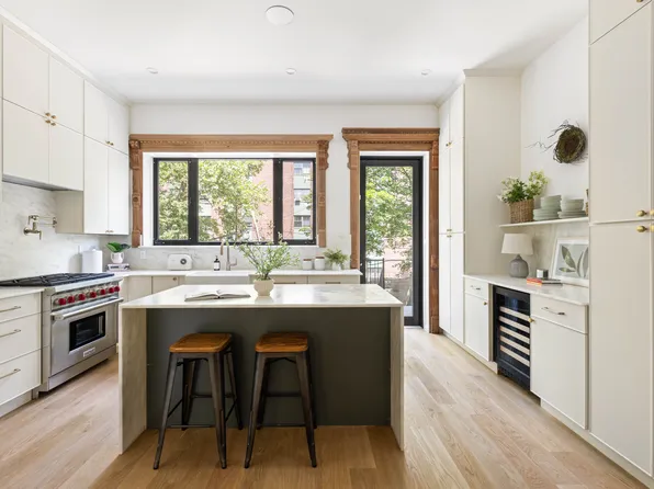 521 Monroe Street image 5 of 16