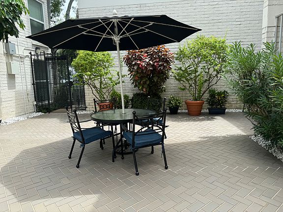 4th image of 3325 Bayshore Blvd Unit D31