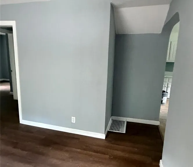1021 California Dr — Photo 18