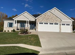 5405 Laurel Oak Dr, Godfrey, IL 62035