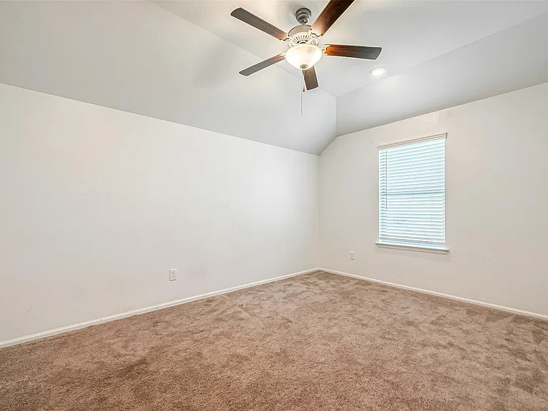 7603 Rainy Valley Ln — Photo 15
