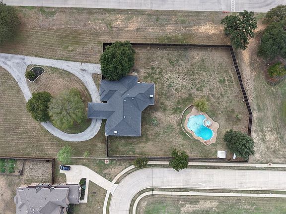 2nd image of 201 N Garza Rd