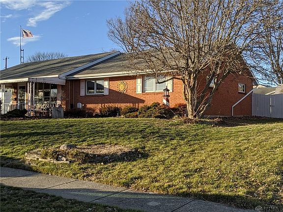 3rd image of 1055 Royalton Dr