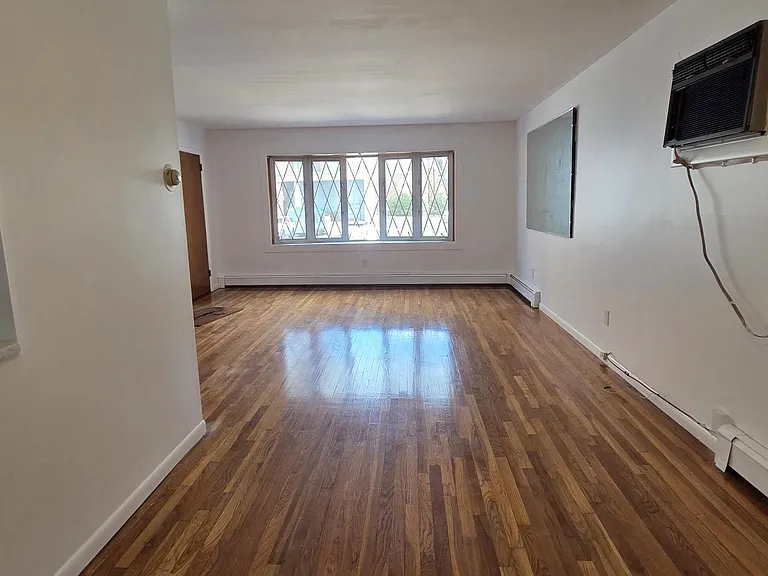 777 Montgomery St #1 — Photo 25