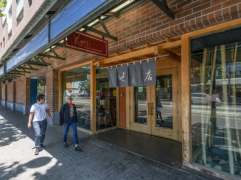 Whatever your favorite cuisine, our neighborhood offers great dining options for you