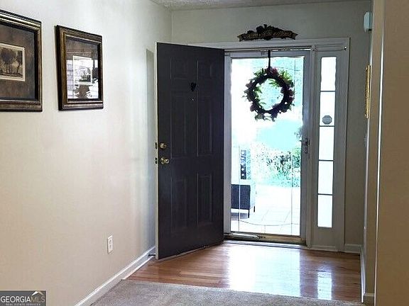 4th image of 1102 Strath Clyde Way