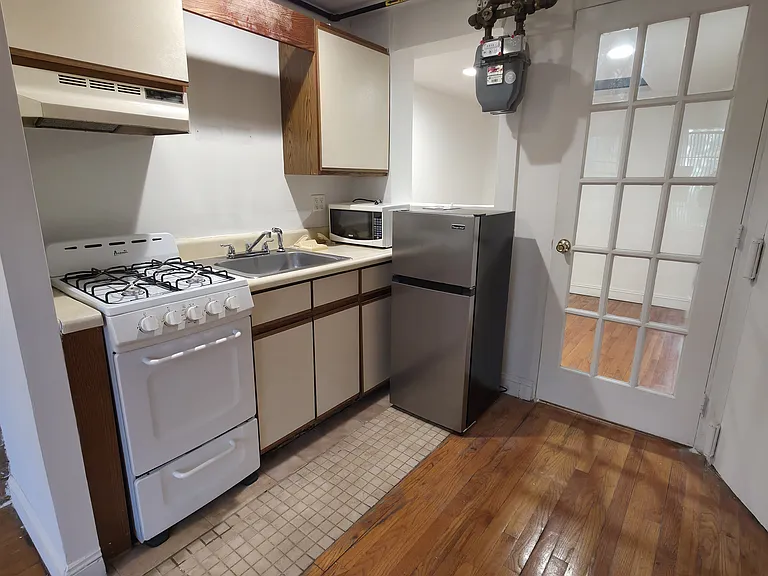 336 E 6th St #5RW — Photo 6