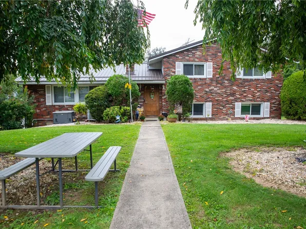 107 Hillman Park Dr, Brownsville, PA 15417