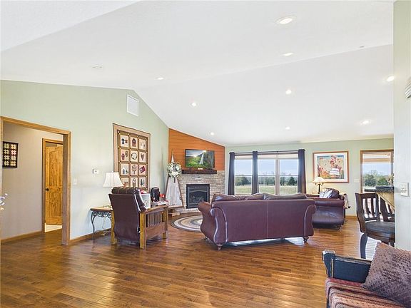 3rd image of 2082 Osage Rd