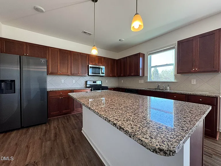 913 Briar Gate Dr — Photo 10