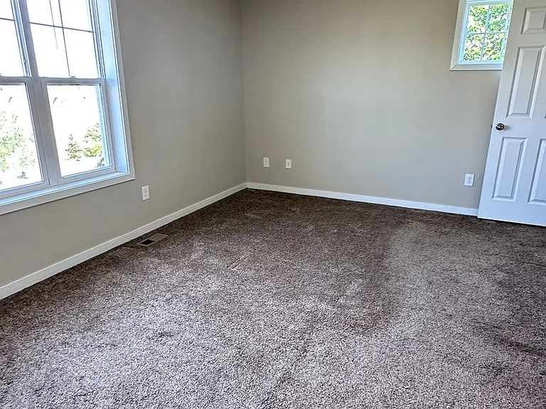 11964 Emery Village Dr N — Photo 16