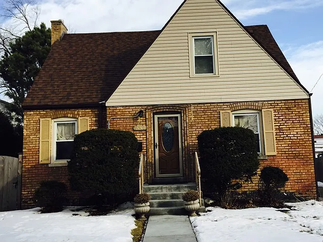 1447 Speechley Blvd photo 1