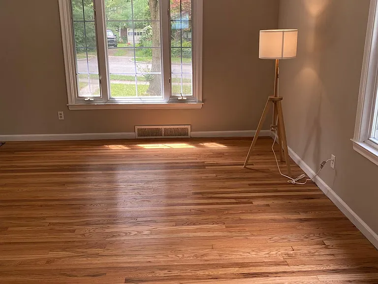1724 Chandler Rd — Photo 2