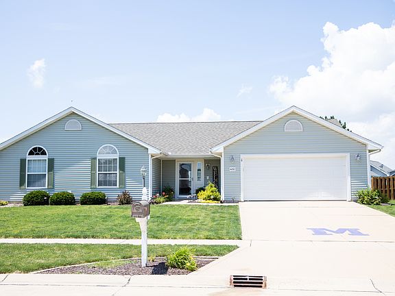 2nd image of 4012 Appletree Dr