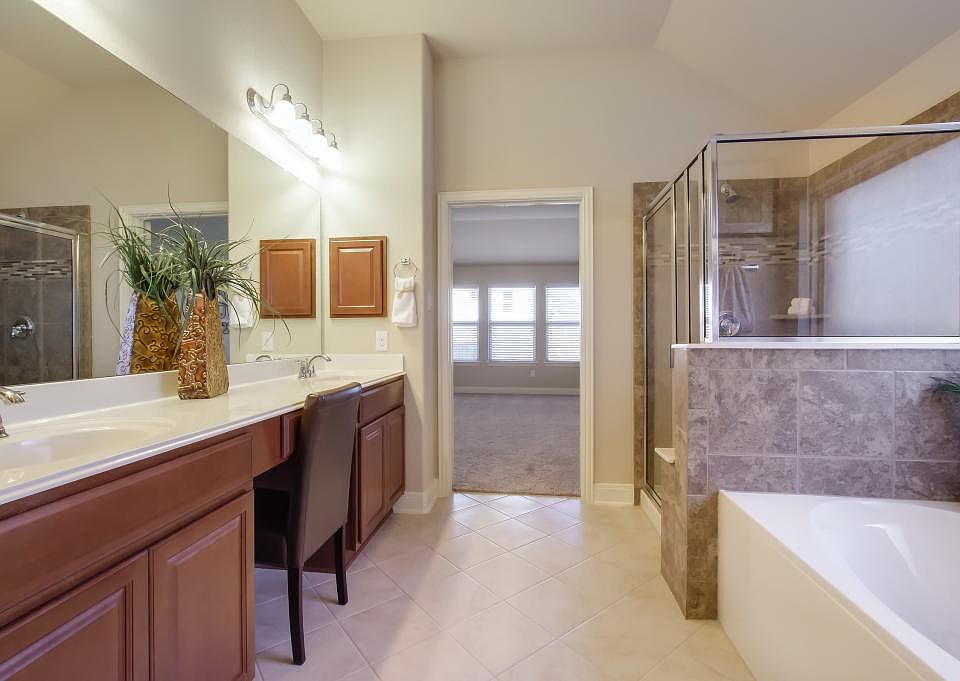 2nd image of 1013 Keanna Pl