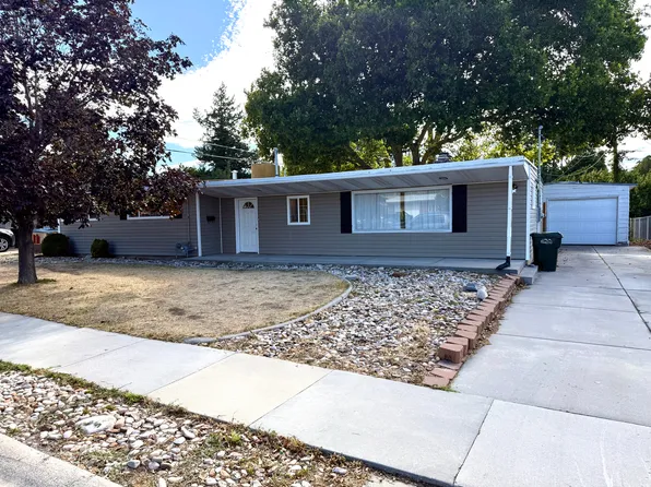 468 Pioneer Ave, Tooele, UT 84074
