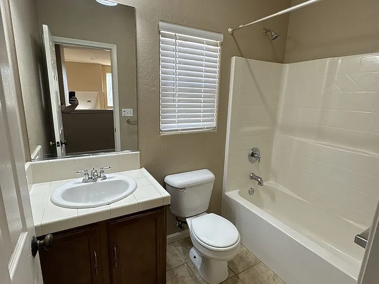 3237 N Winslow St — Photo 25