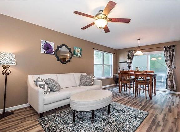 Living Room/Dining Room