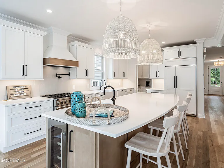 555 Sussex Ave — Photo 7