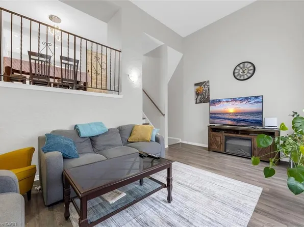3 Glen Vista Dr, Hamilton, ON L8K 6L6
