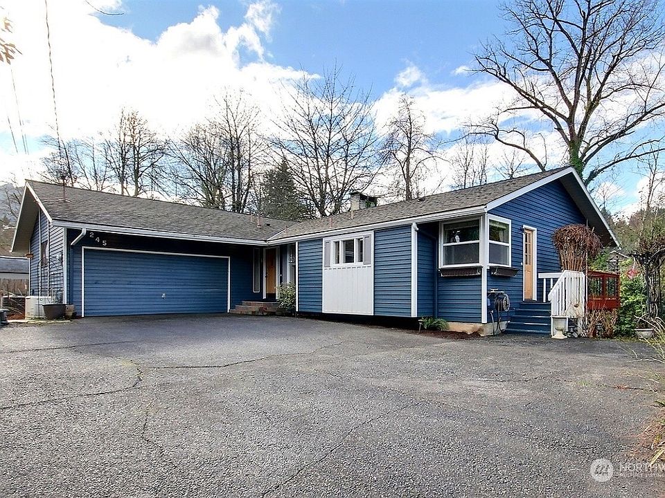 1st image of 245 NW Birch Place