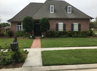 221 Autumn Dr, Houma, LA 70360