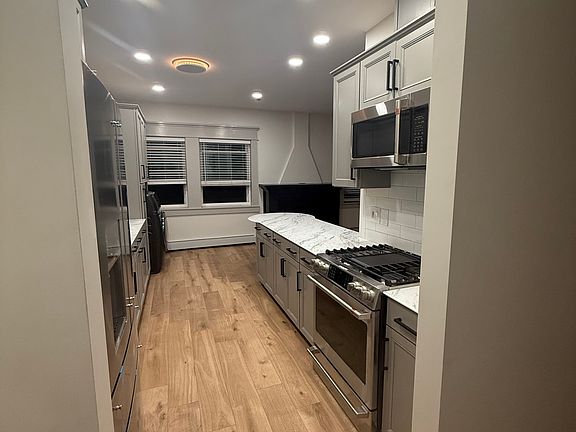 3rd image of 2929 Delaware Ave APT 3