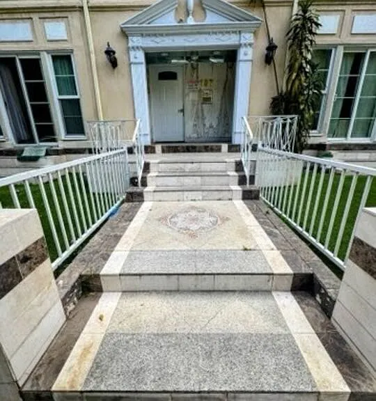 133 S Crescent Dr #3 — Photo 3