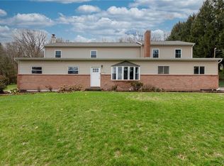 9748 Newtown Rd, Breinigsville, PA 18031