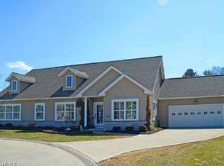 615 Cahoon Ledges Dr, Bay Village, OH 44140