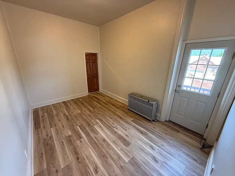 413 State St #10 — Photo 7