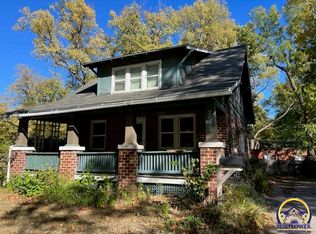 2012 SW Washburn Ave, Topeka, KS 66604