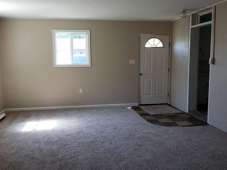 112 Quarry Rd — Photo 3