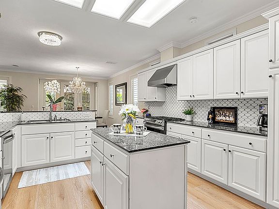 4th image of 1017 Magnolia Ln