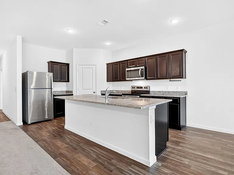 1024 Banyon Tree Ln — Photo 20