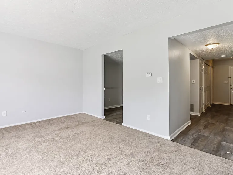 Castleton Manor Apartments — Photo 24