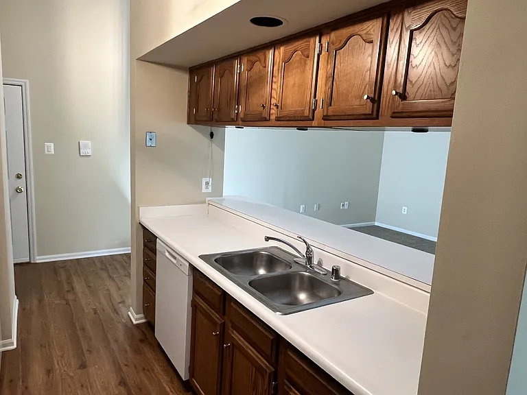 904 Cedar Crest Ct #2 — Photo 8