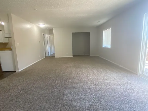 3 27th St, Spirit Lake, IA 51360