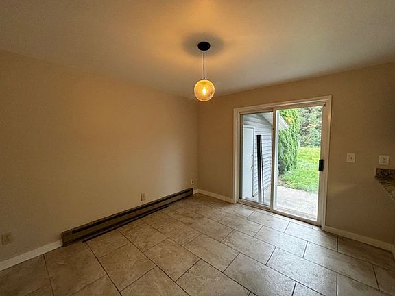 5th image of 3429 Redwood Ave #B
