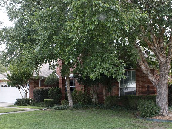 4th image of 11 Lacey St