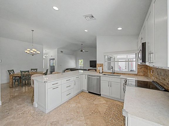 4th image of 10109 Oak Bark Lane
